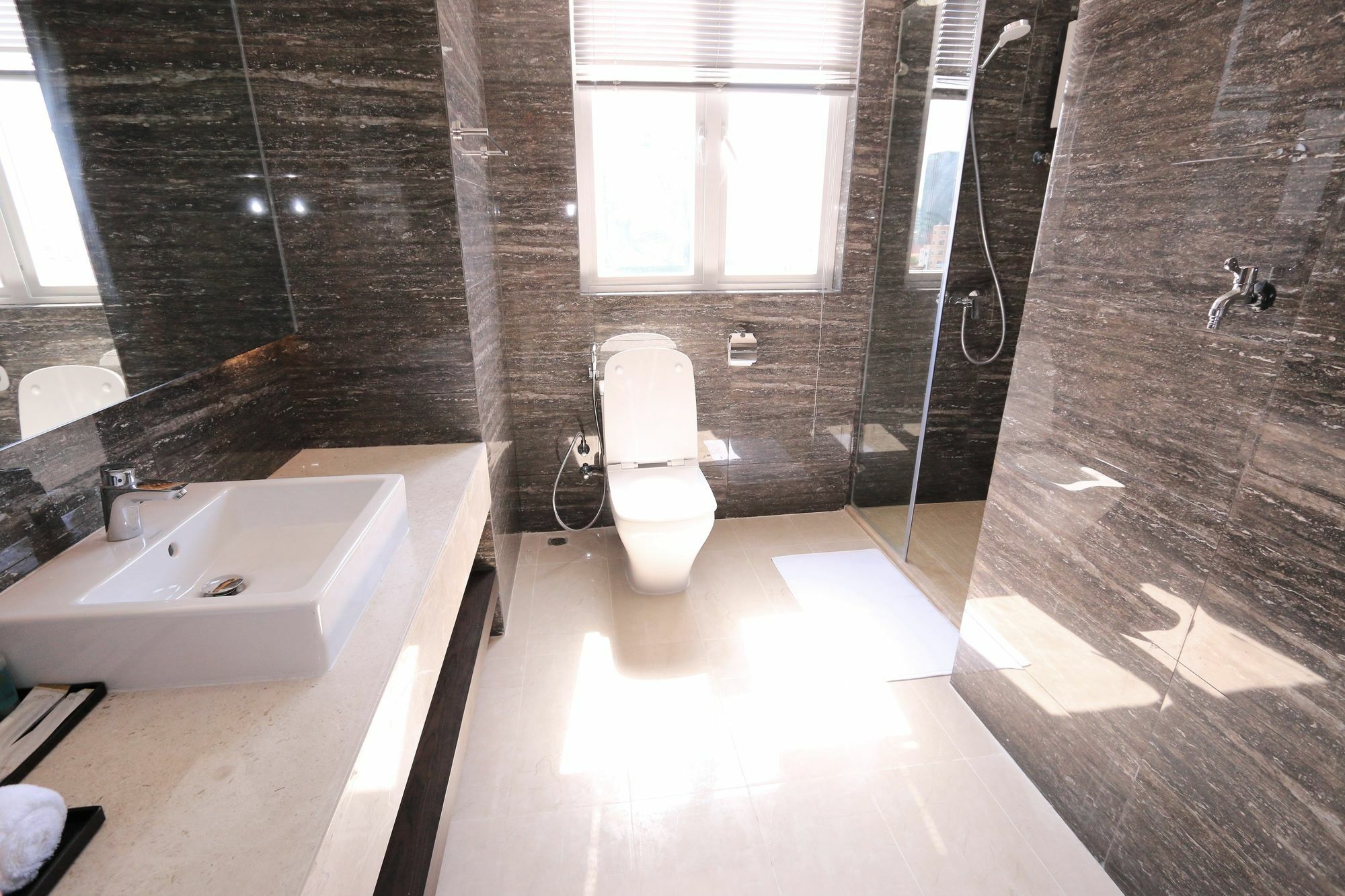 Eastland Hotel & Apartment Πνομ Πενχ Εξωτερικό φωτογραφία